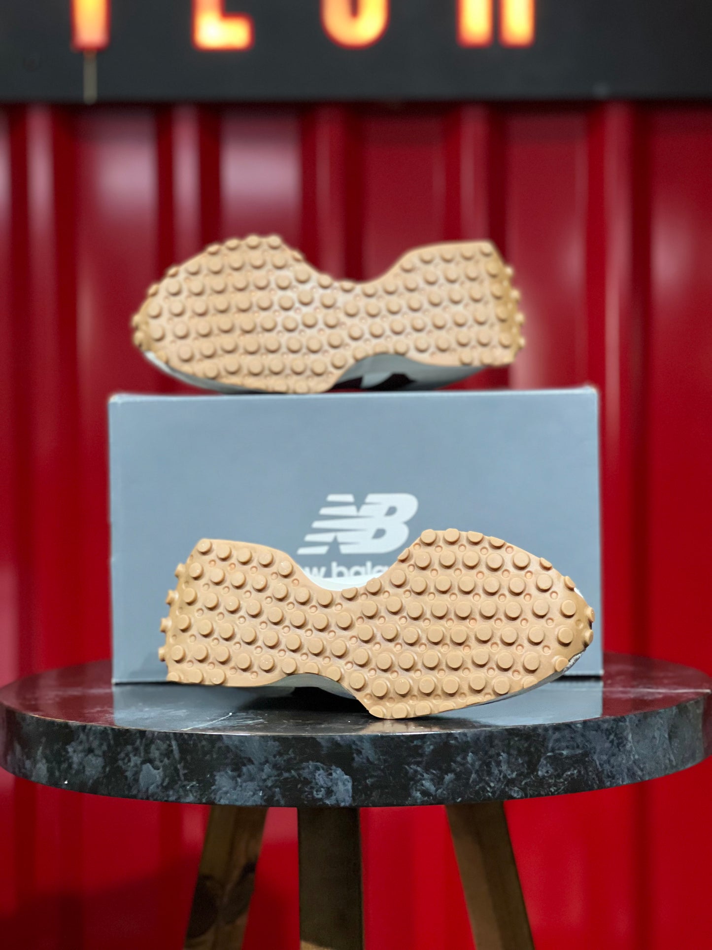 New Balance - 327 White/wine