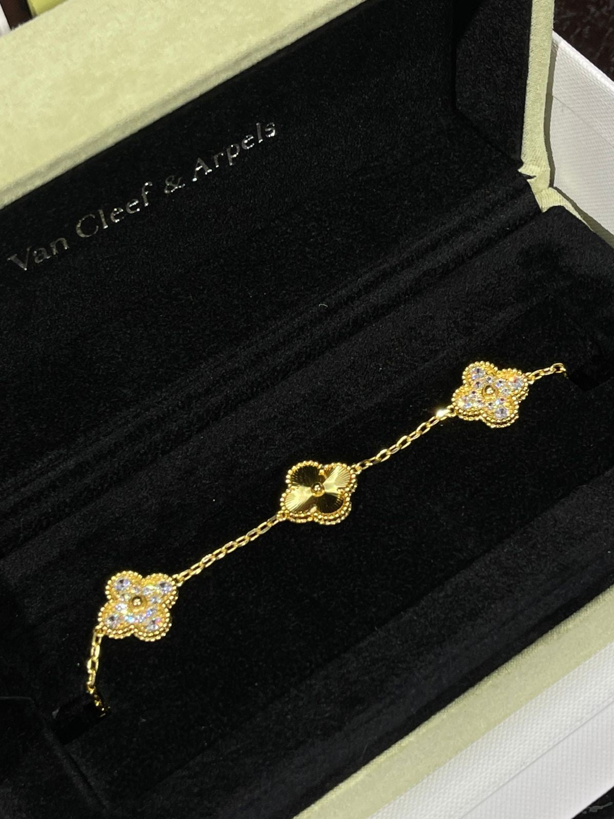 Pulso Tipo Van Cleef & Arpels Gold Zirconia
