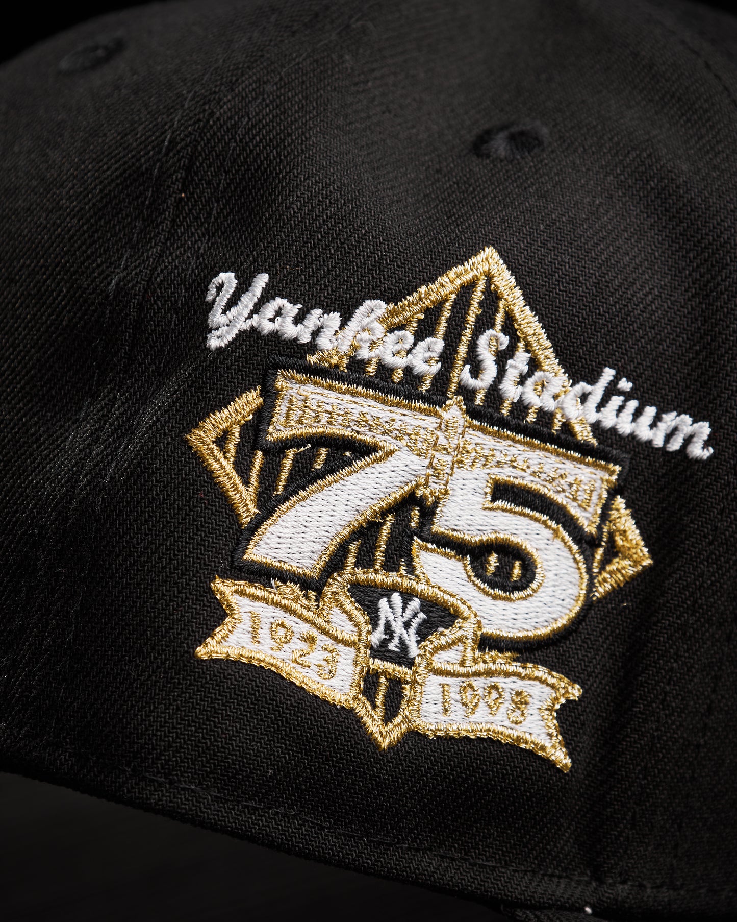 New Era - New York Yankees "Yankees Stadium 75th Anniversary" Gold Metallic