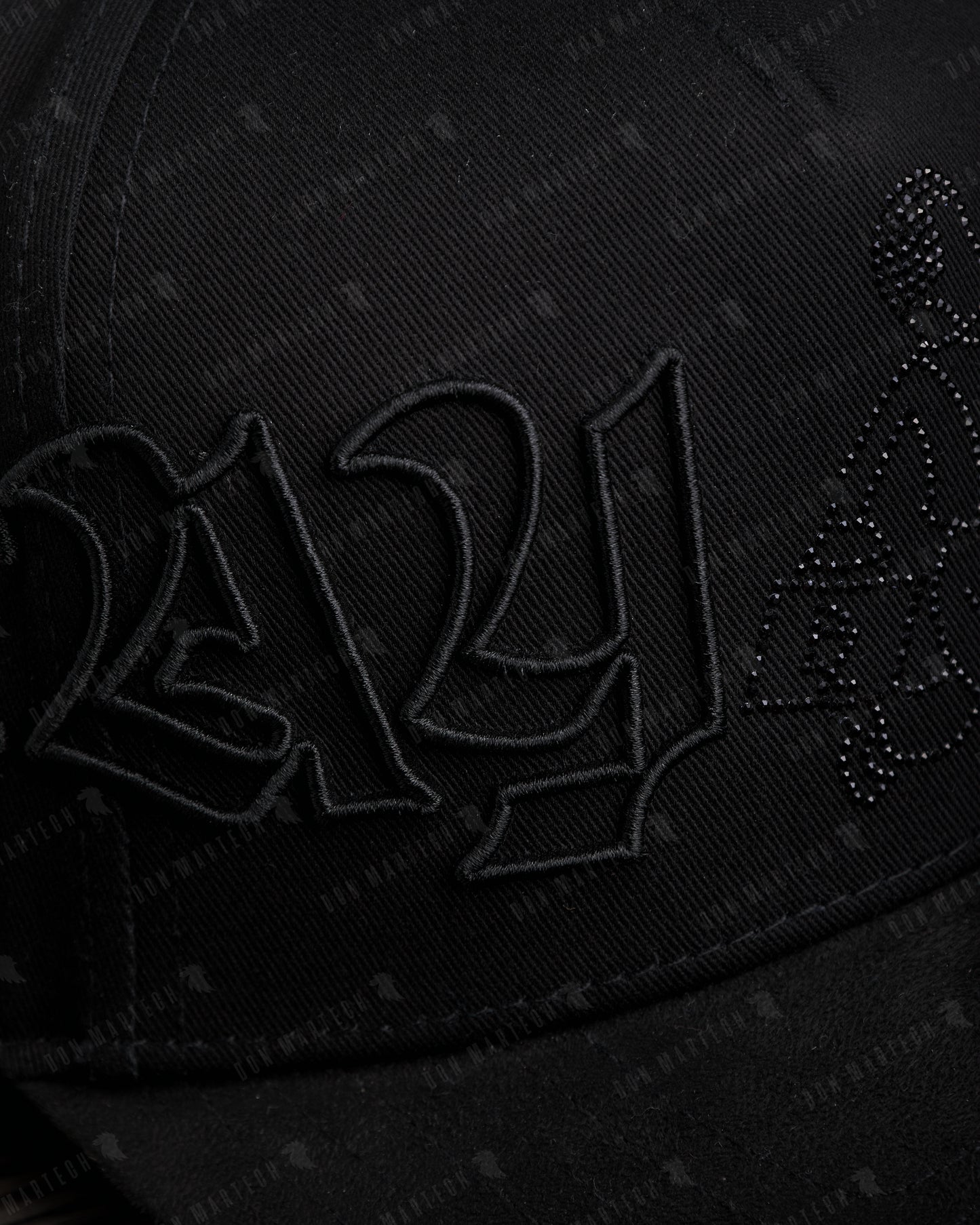 Baez "Stay Buzy" Black Cristals