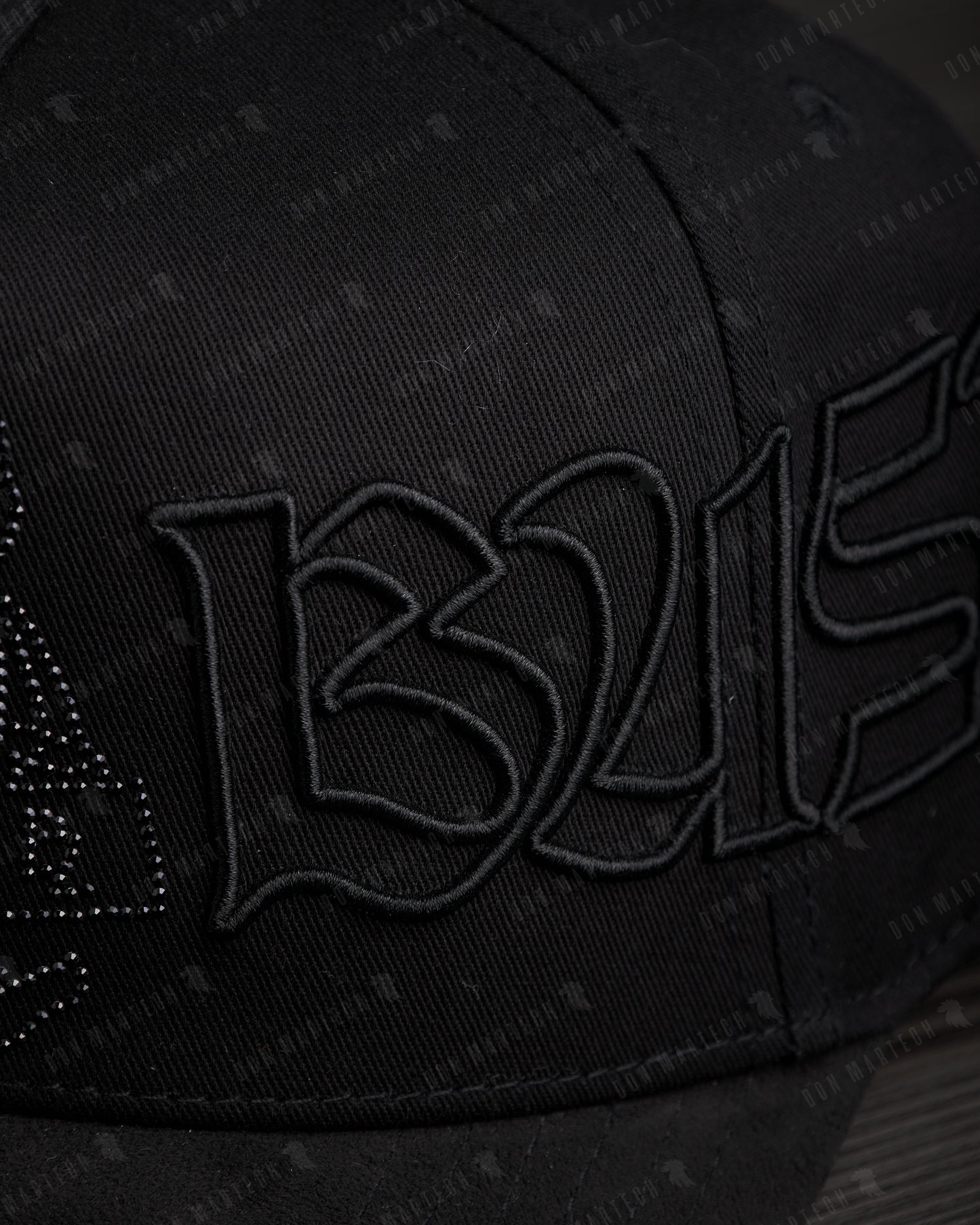 Baez "Stay Buzy" Black Cristals