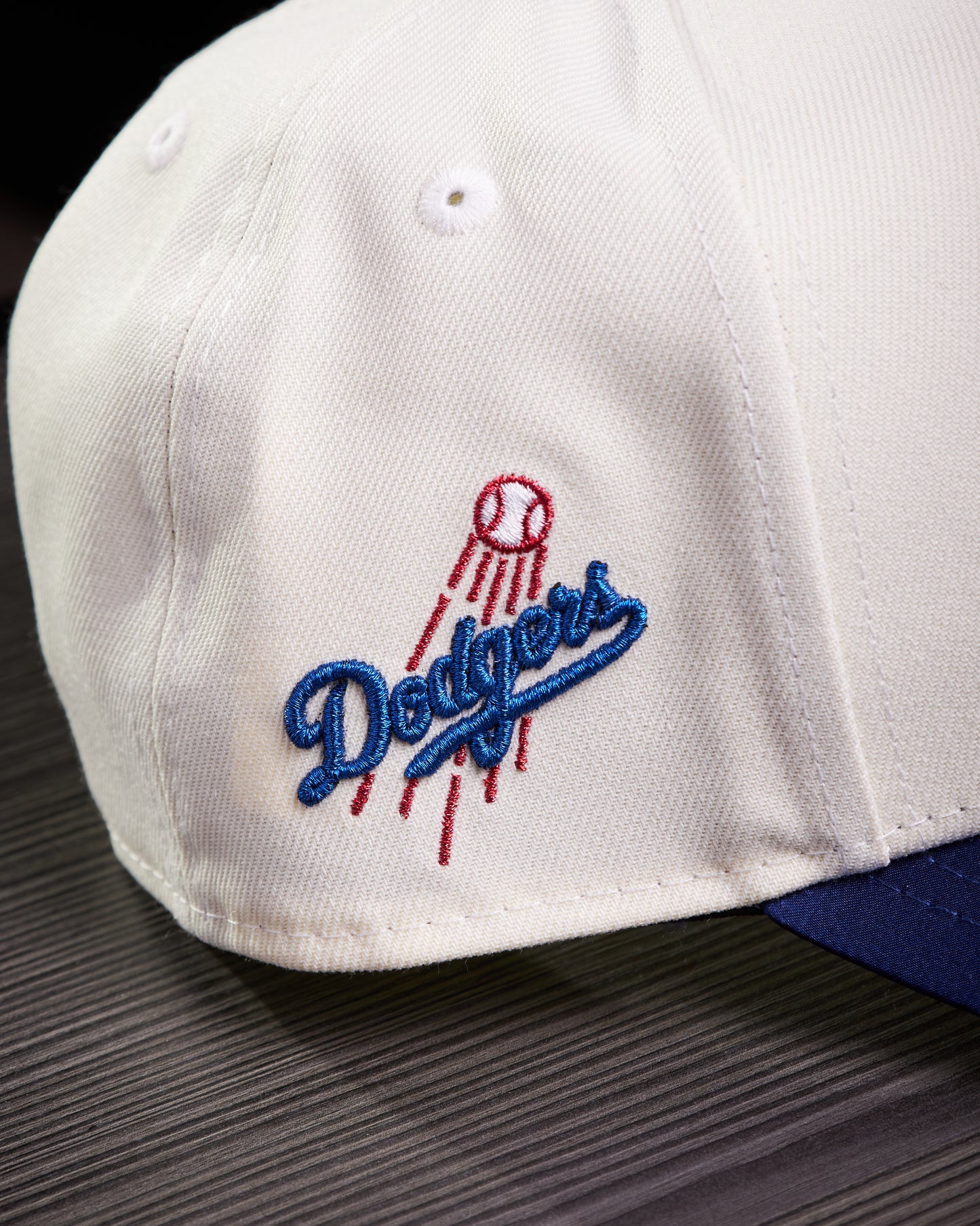 New Era - Los Angeles Dodgers Chrome Satin Brim 9FORTY