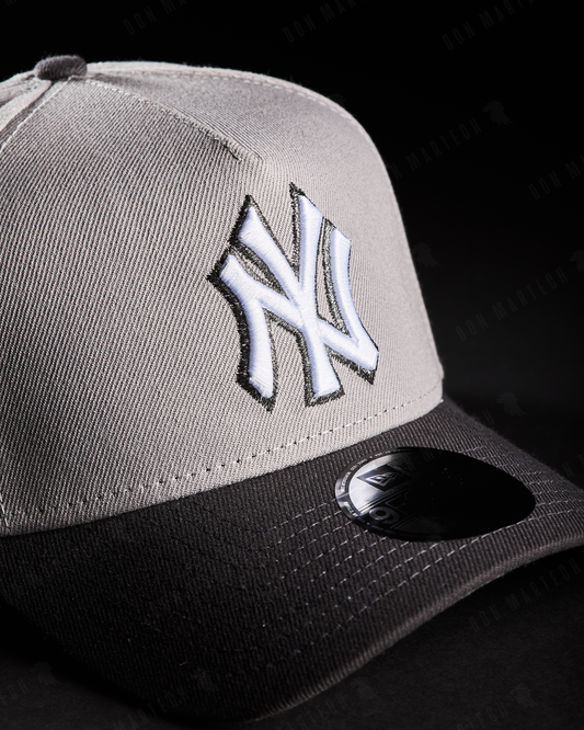 New Era - New York Yankees "World Series 1999" (triple gris)