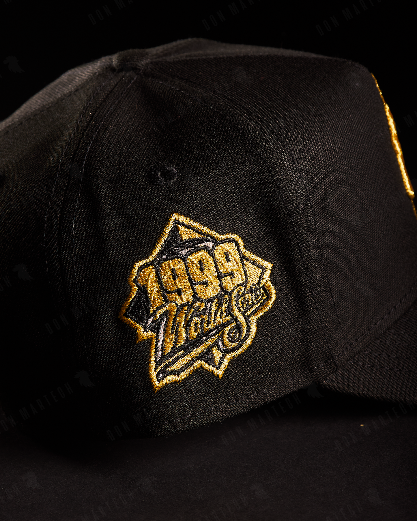 New Era - New York Yankees "World Series 1999" (negro/empire gold)