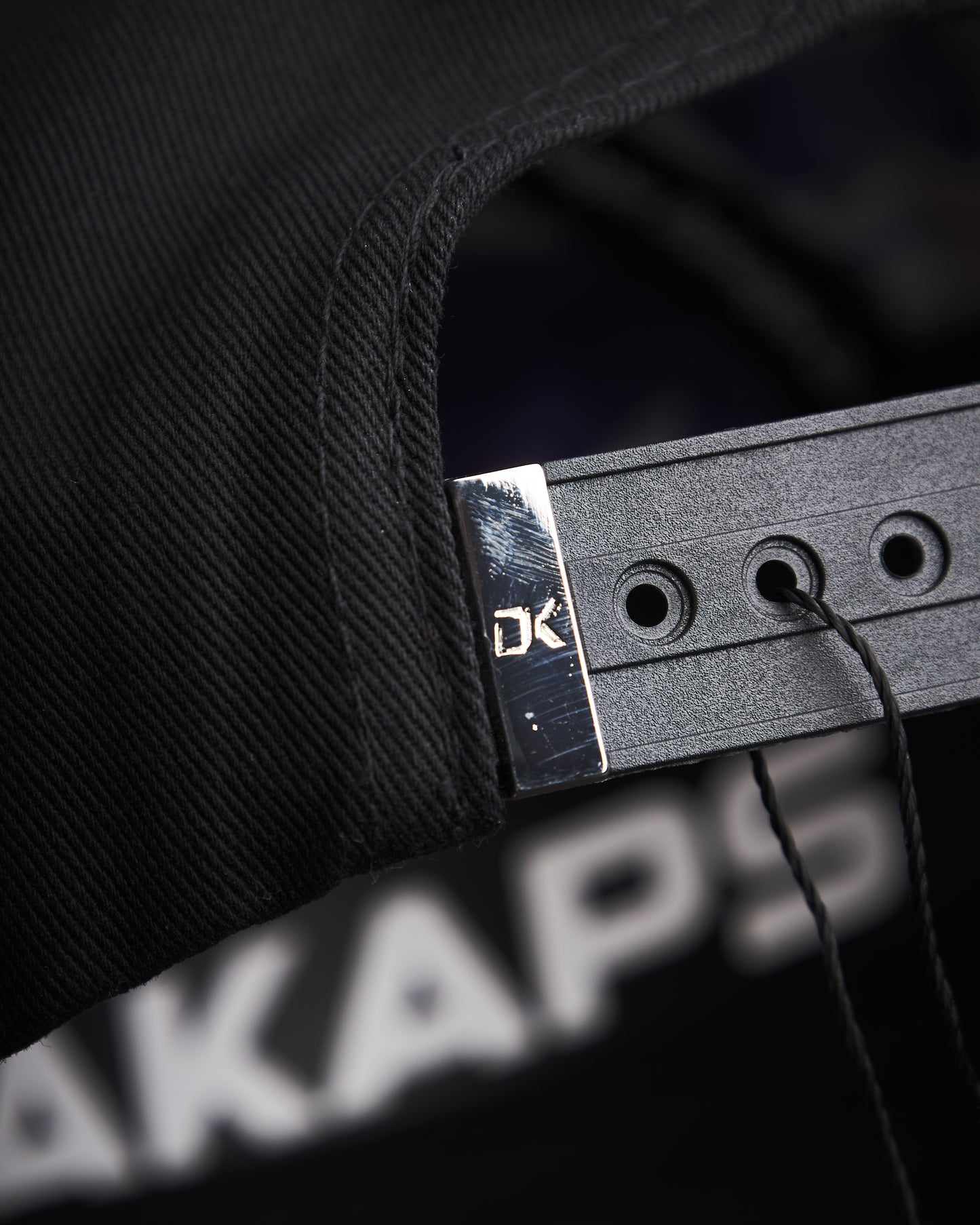 Dakaps - "Dakaps reverse thunder"