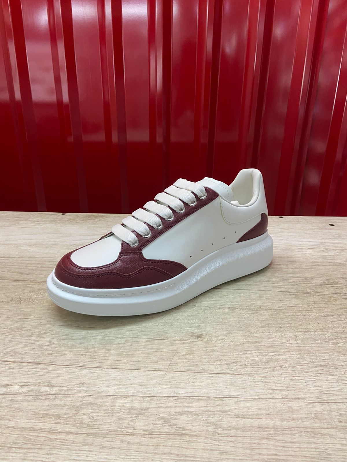 Alexander Mcqueen Oversized Soft boat leather | Burgundy/White