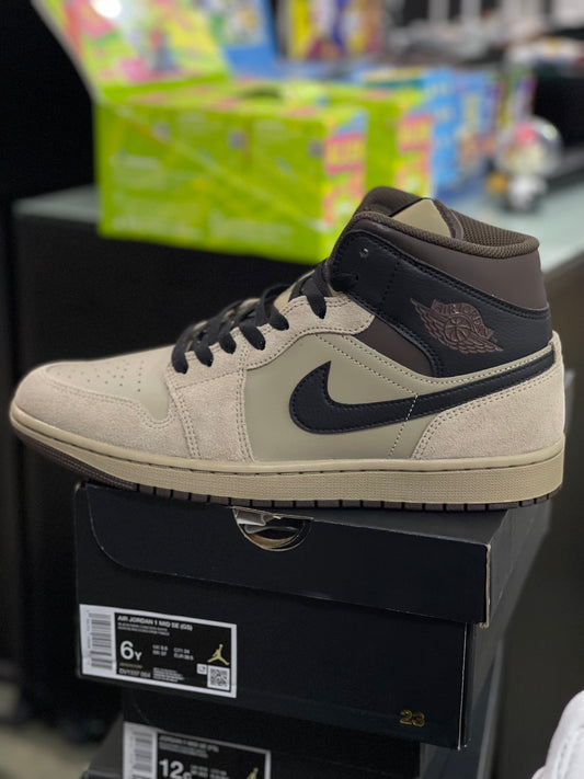 Jordan 1 Mid Baroque Brown