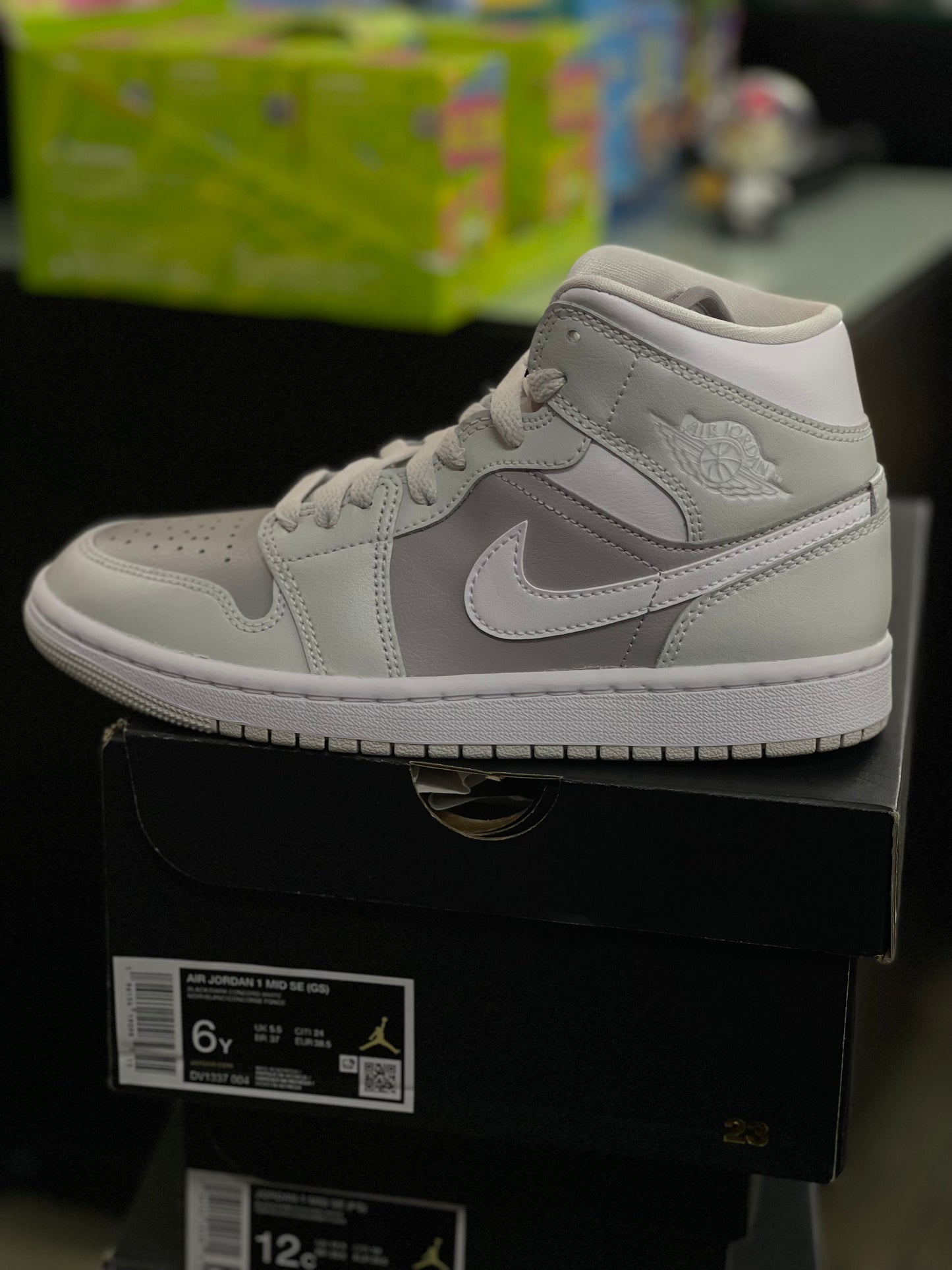 Jordan 1 Mid Photon Dust