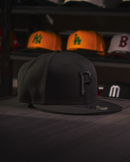 New Era - Pittsburgh Pirates Black on Black 9FORTY