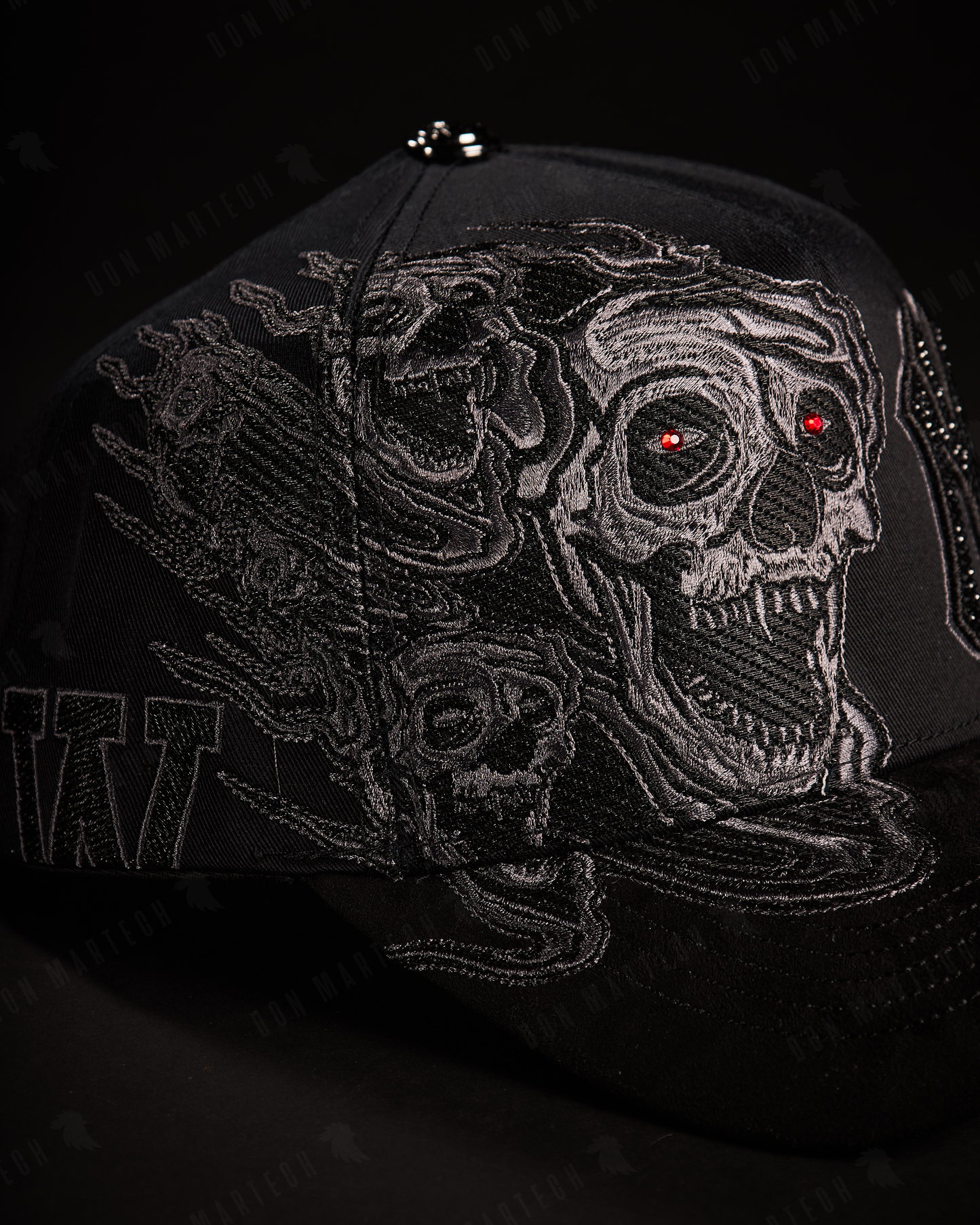 Bigg Boss - "Calavera Cristals"