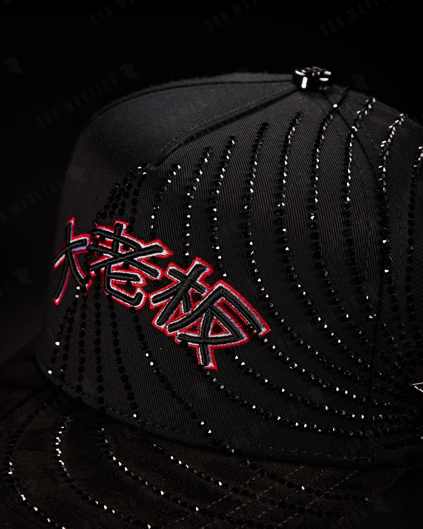 Bigg Boss - "Letras Japonesas" (Rojo)