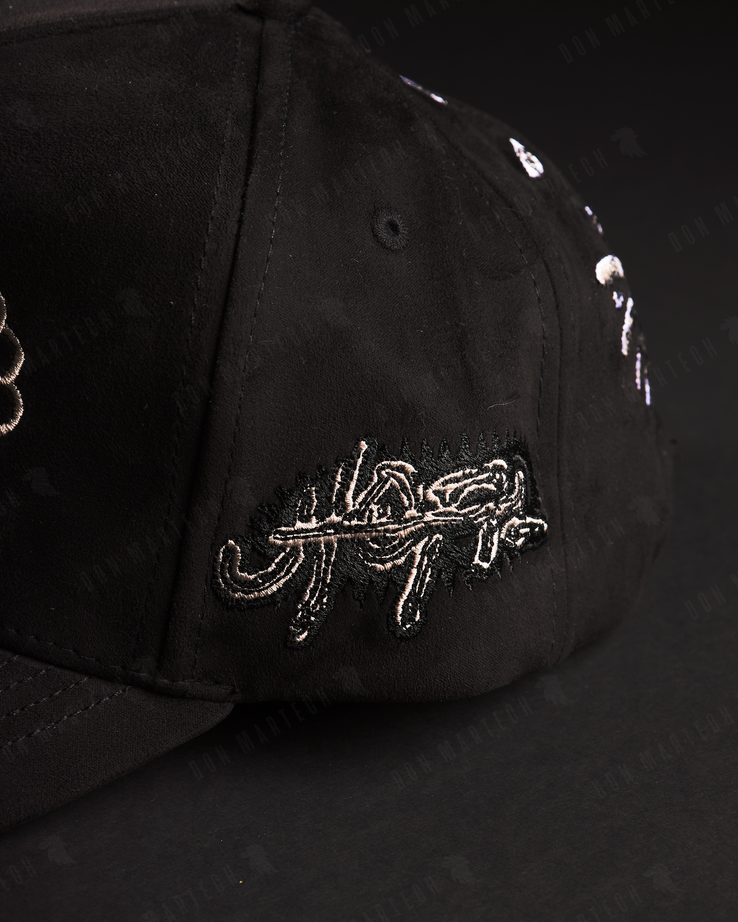 Innedit Headwear - "Muratravis Utopia”
