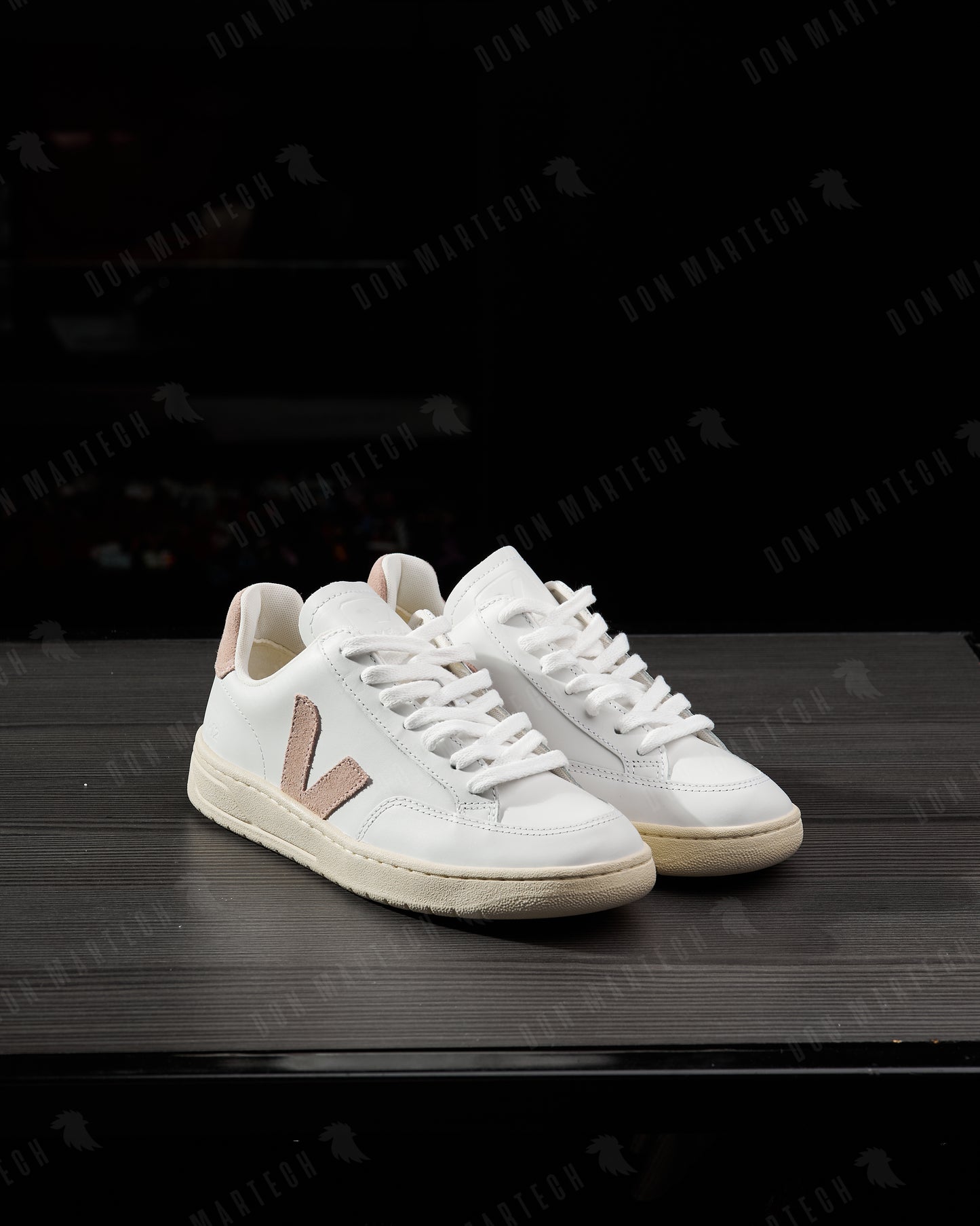Veja - V-12 Babe