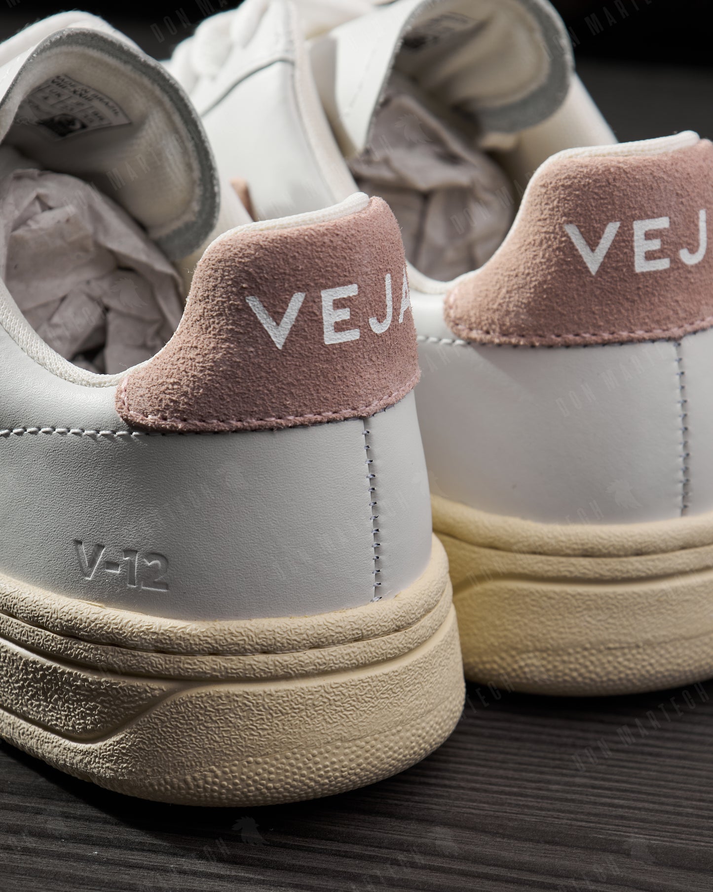 Veja - V-12 Babe