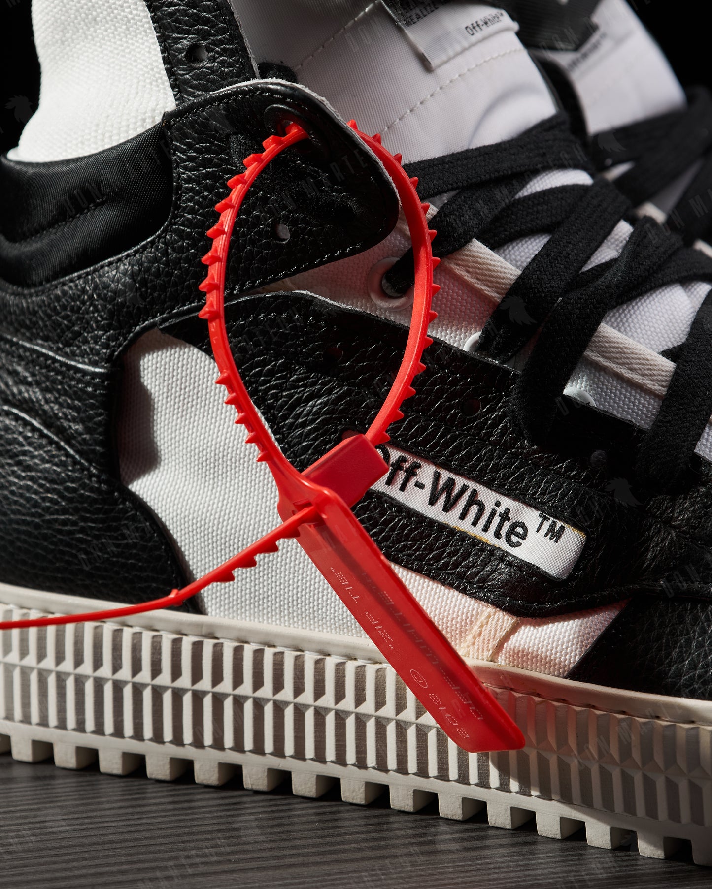 Off White - Court 3.0 (Panda)