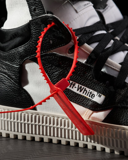 Off White - Court 3.0 (Panda)