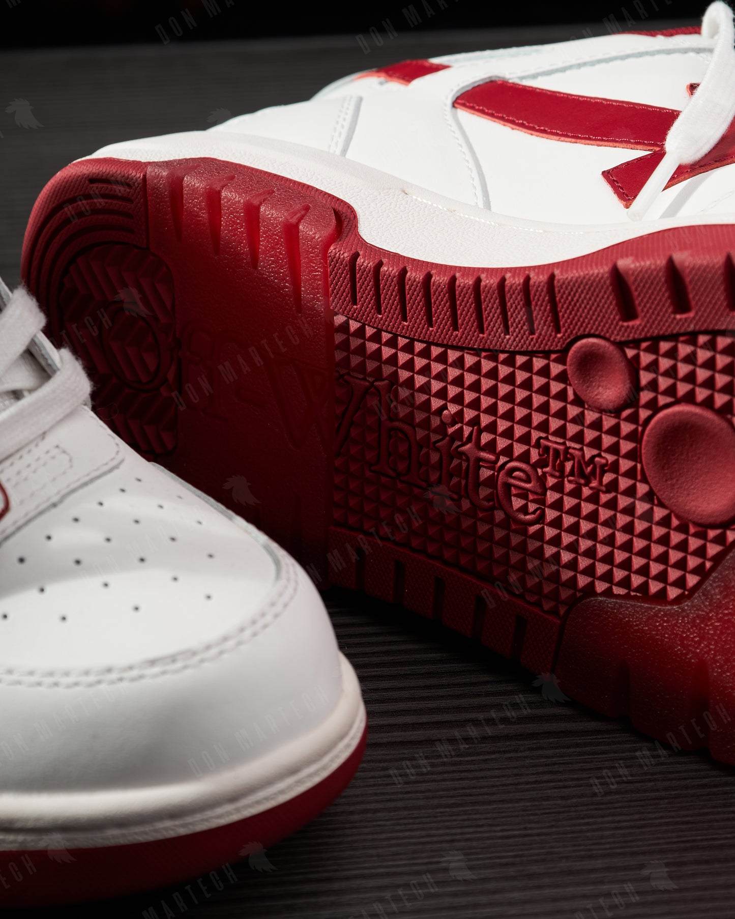 Off White - O.O.O (Varsity Red)