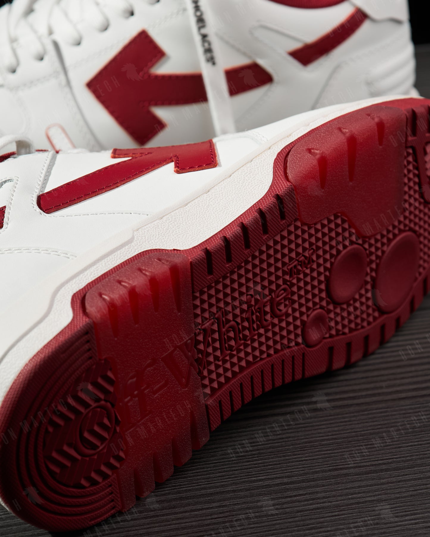 Off White - O.O.O (Varsity Red)