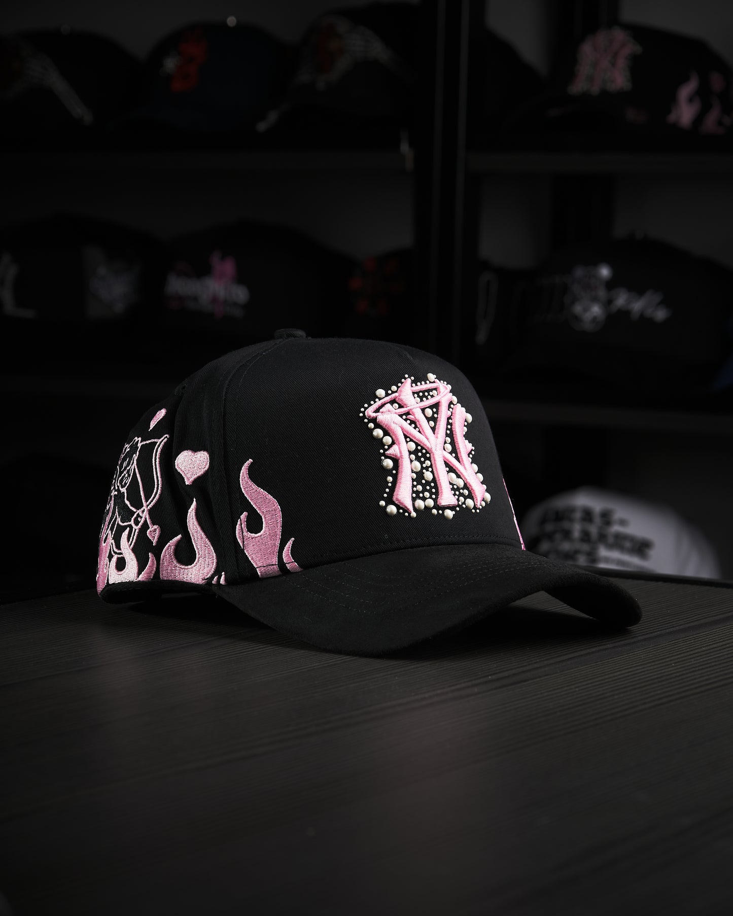 31 Hats - "NY Pearls Lovers”