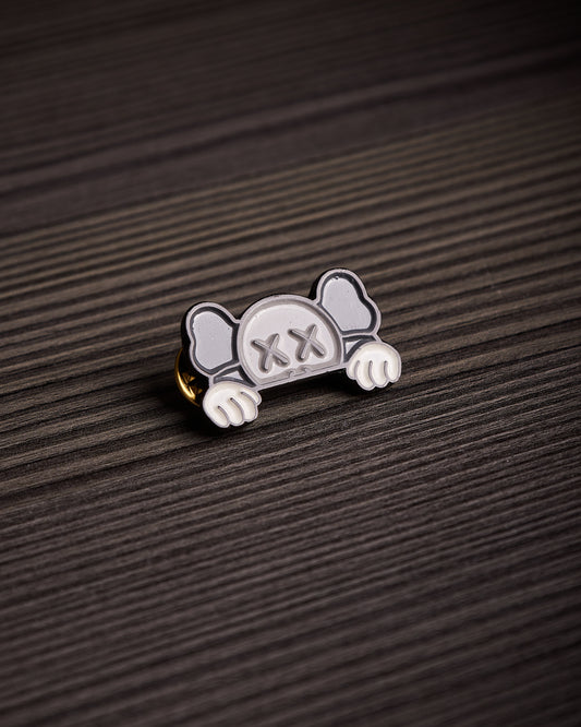 Pin Kaws Toy