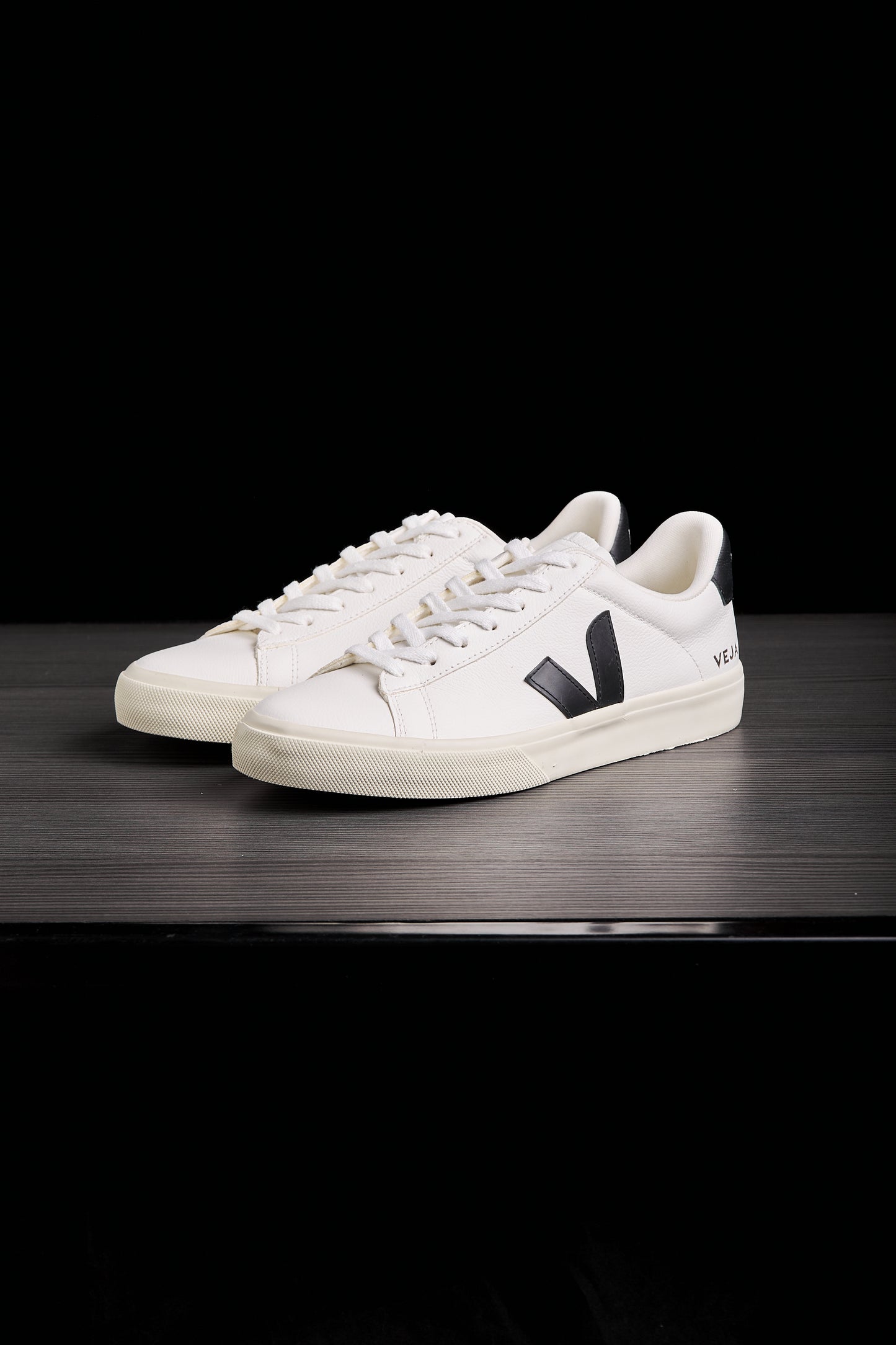 VEJA CAMPO LOW CLASICO WHITE BLACK